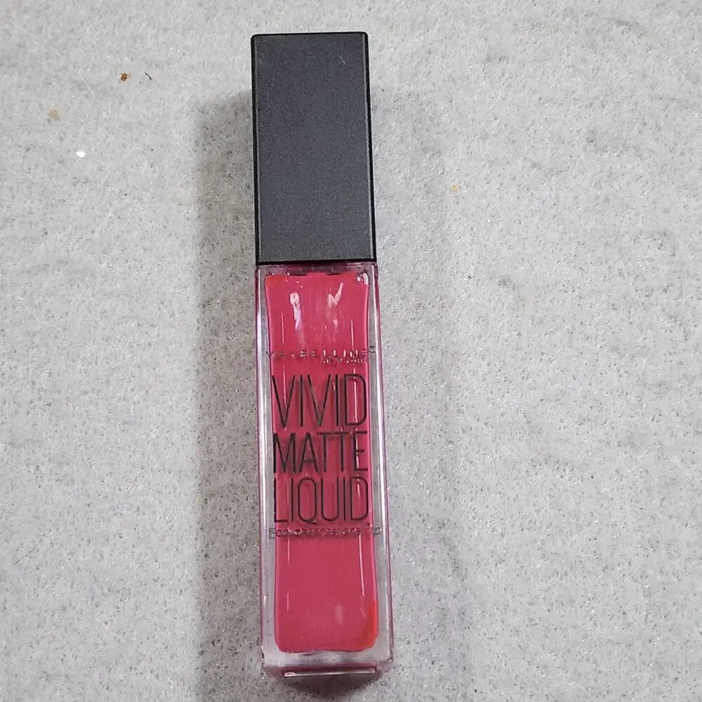 40 BERRY BOOST Vivid Matte Liquid ColorSensational 0.26fl oz Maybelline New York